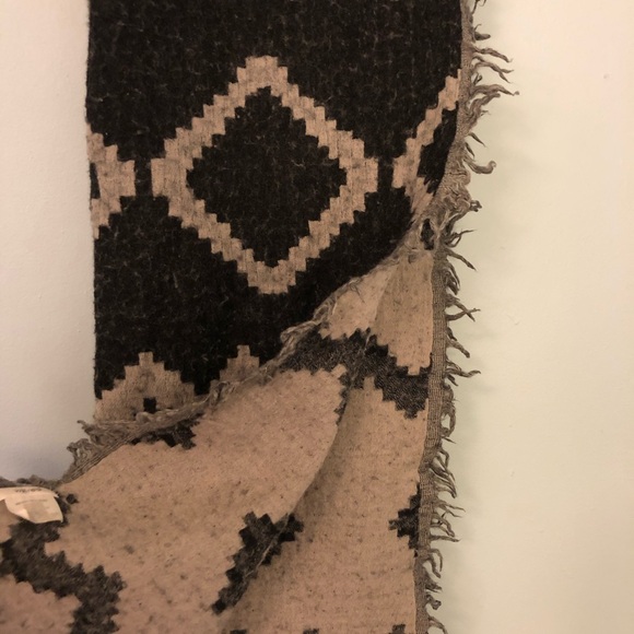 Wilfred diamond mosaic blanket scarf - black - Picture 3 of 4